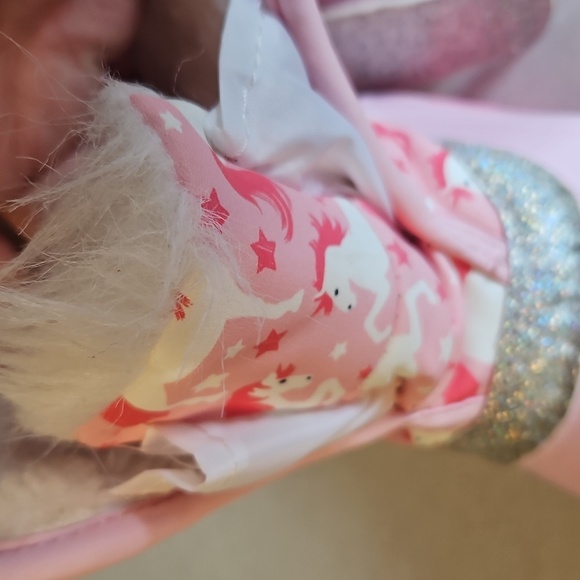 Pink Unicorn Snowboots - Picture 6 of 12
